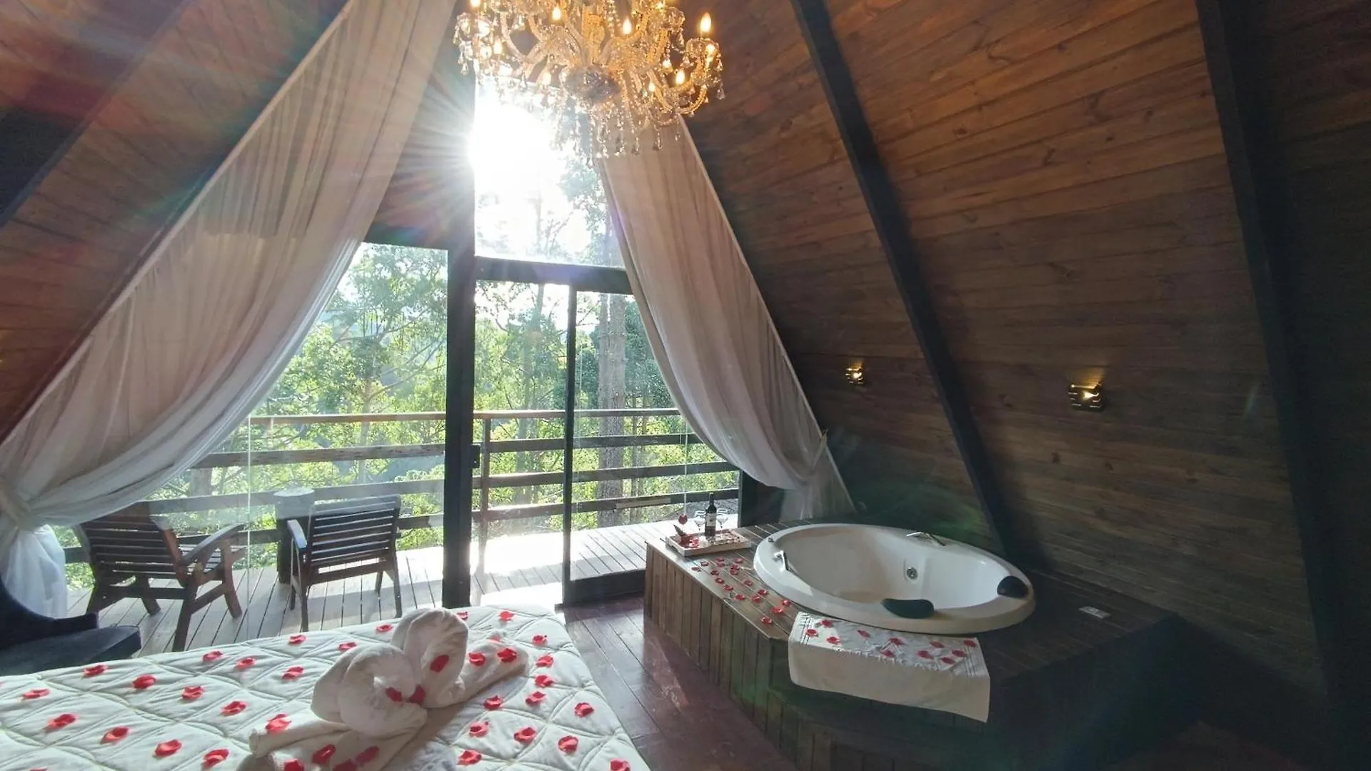 Luxury tent Chale Capivari Esmeralda Campos do Jordao